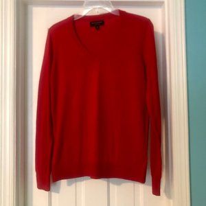 Banana Republic Factory Forever Sweater. Size M, Tomato red, v-neck